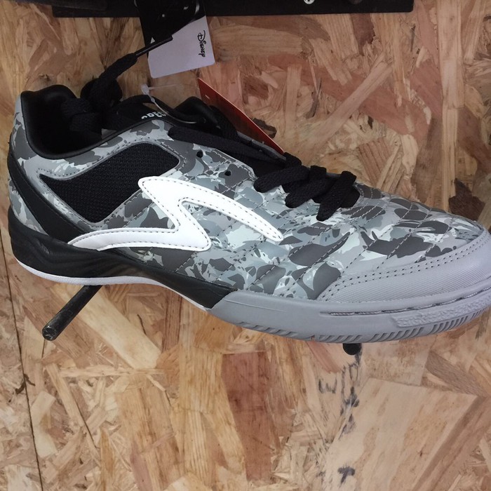 sepatu futsal street soccer specs metasala showtime grey original 100%