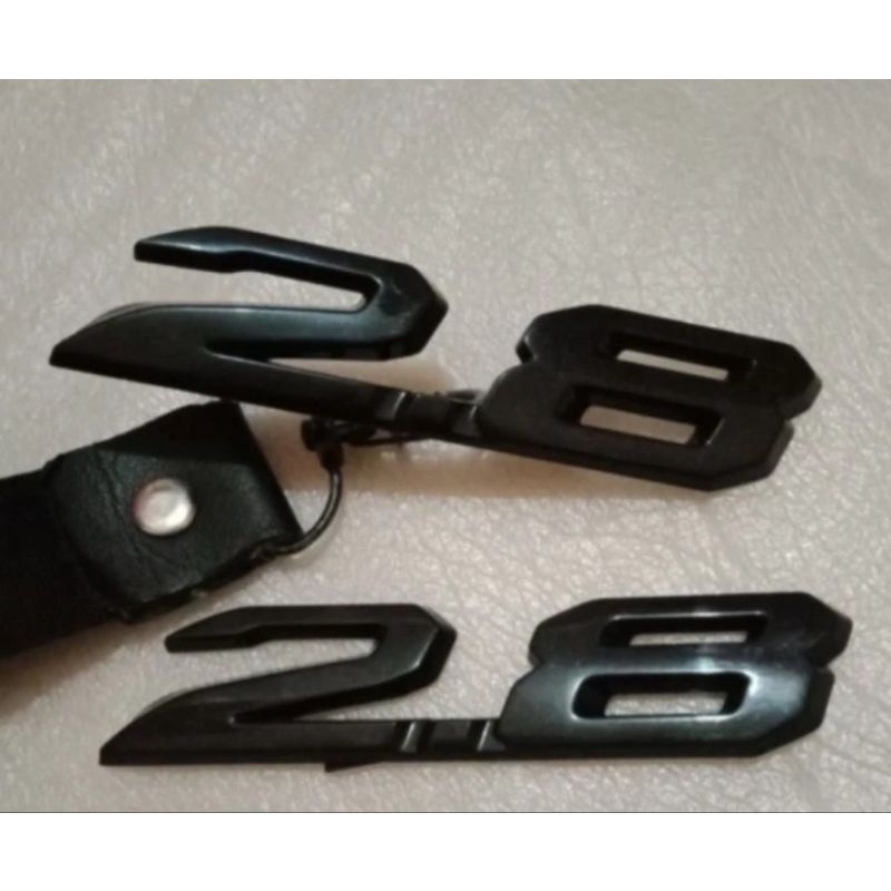 Emblem 2.8 Hitam Toyota FORTUNER GR