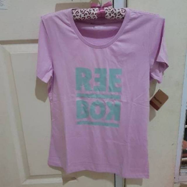  Ukuran  M Sale kaos  reebok wanita asli original  100 bnwt 