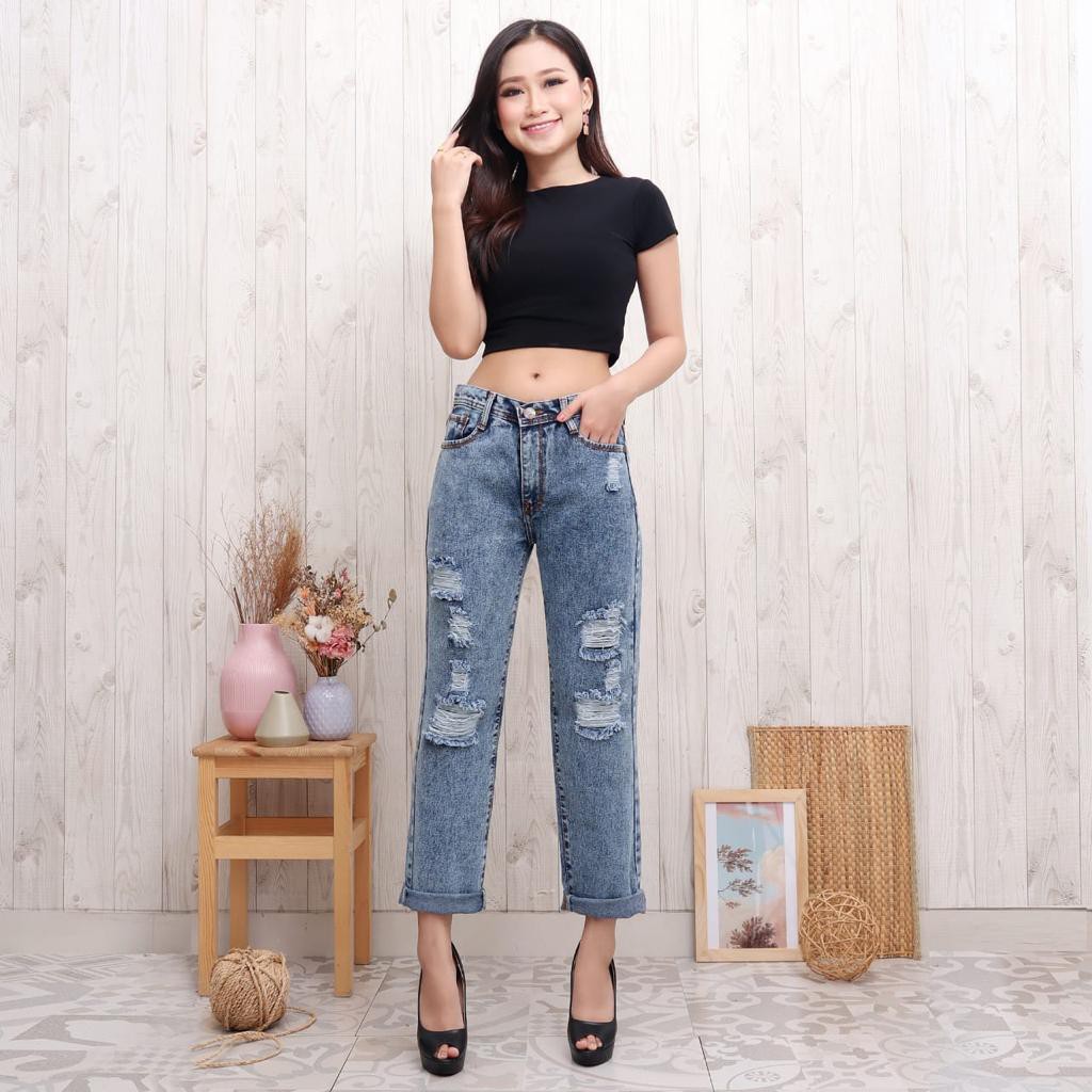 FWR - CELANA JEANS BOYFRIEND RIPPED WINDY