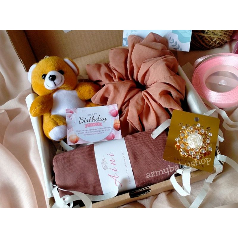 

HAMPERS CEWEK / GIFT BOX / KADO HADIAH Bellasquare PAKET 2
