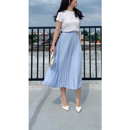 pleated midi skirt