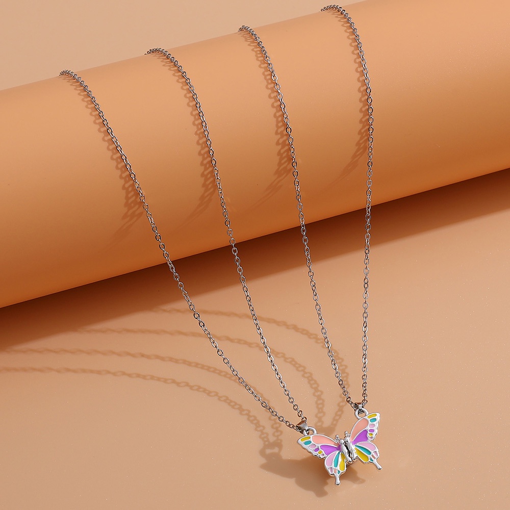 1 Pasang Kalung Rantai Klavikula Liontin Kupu-Kupu Magnetik Bahan Alloy Gaya retro Elegan Untuk Pasangan
