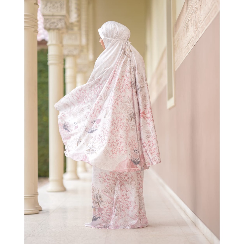 Renka The Mosaic Prayer Robe