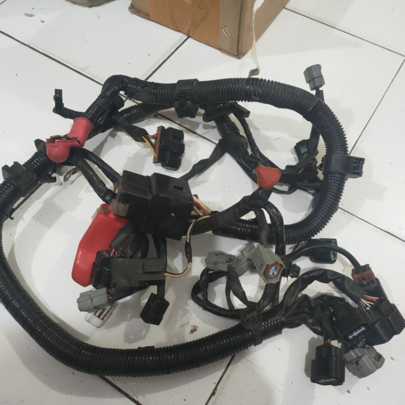 Kabel bodi body tengah Mitsubishi T120ss injeksi hanya bagian tengah asli copotan