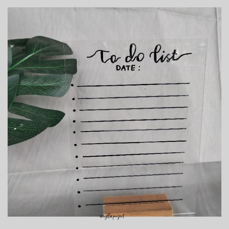 pajangan acrylic custom