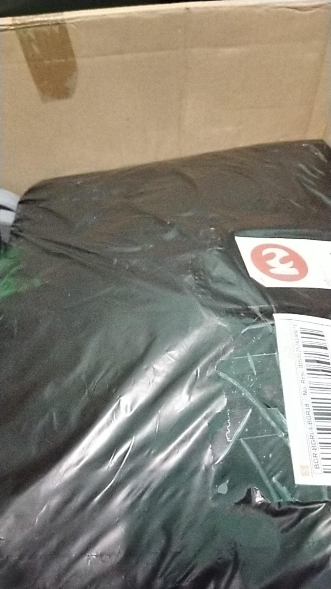 Sprei Kintakun Dluxe Rumbai Bantal Busa (rbb) Ukuran 180x200