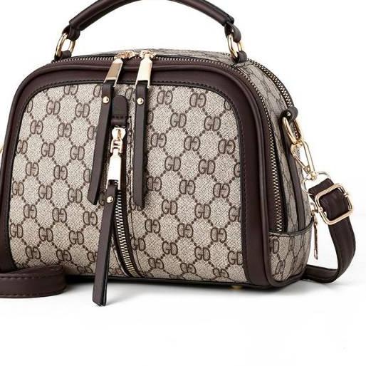 ← TAS SELEMPANG BATAM LOKAL TAS WANITA MILANO BB SLETING DEPAN TYPE DW790 ➻