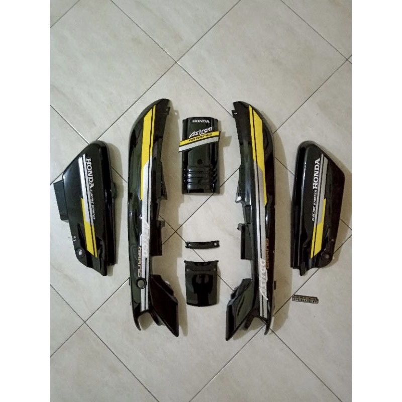 Cover Body honda Astrea Grand Bodi Grand Body honda grand sabit / Body Legenda list kuning silver