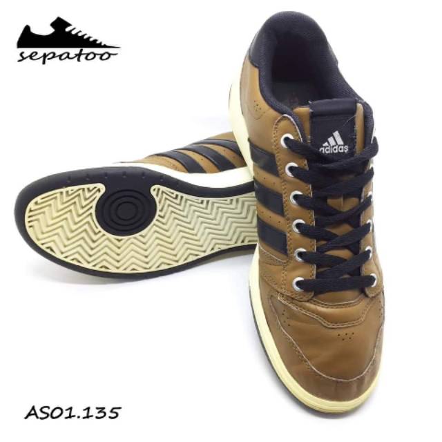 Sepatu branded original second/bekas adidas