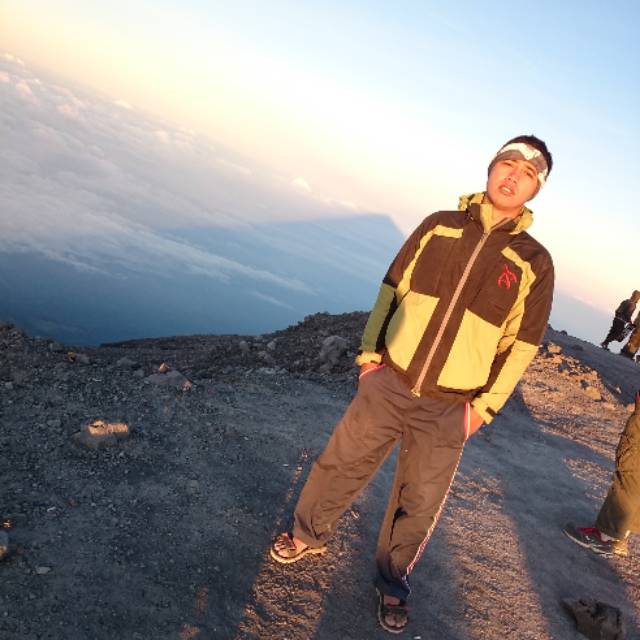 anggacandrapermana1922