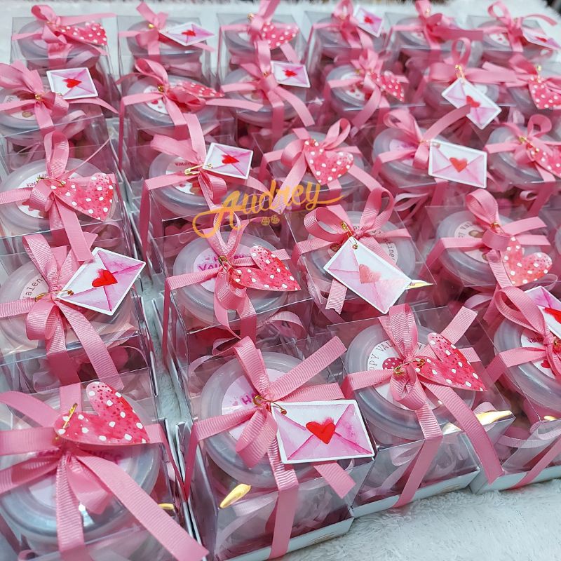 

Cookies/ Kue Kering/ Kukis Hias/ Kado Souvenir/ Hampers Gift Valentine/ Coklat Heart/ Kasih Sayang/