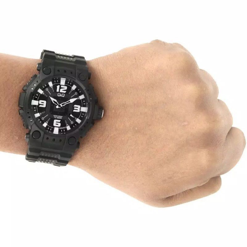 READY!!! QnQ QNQ Q&amp;Q Jam Tangan Pria Analog Sport Outdoor - GW82 GW82J Water Resist Original