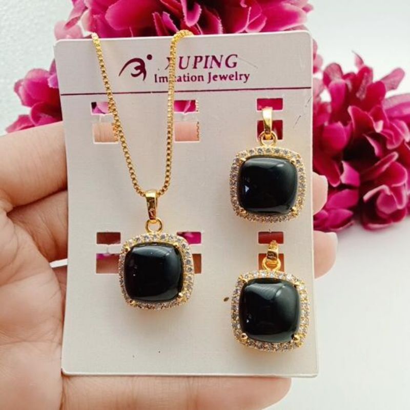 kalung liontin giok hitam lapis emas terlaris