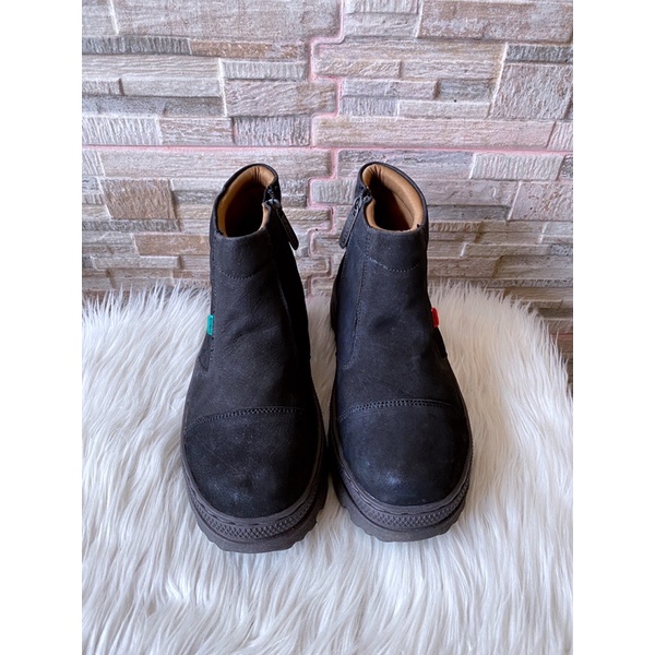 PSPGN.CO | KICKERS POLADIUM KR303 IN BLACK SEPATU PRIA KULIT BOOTS FASHION RESLETING TOURING SUPER S