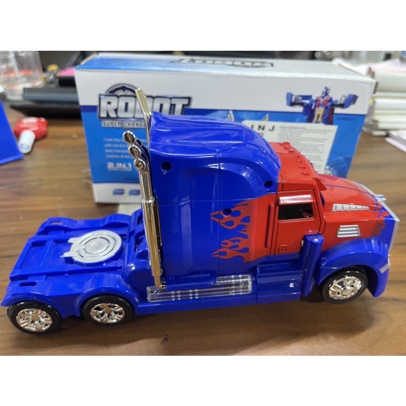 Mainan Robot Transformers Optimus Prime Robot Strong Robot Bisa berubah