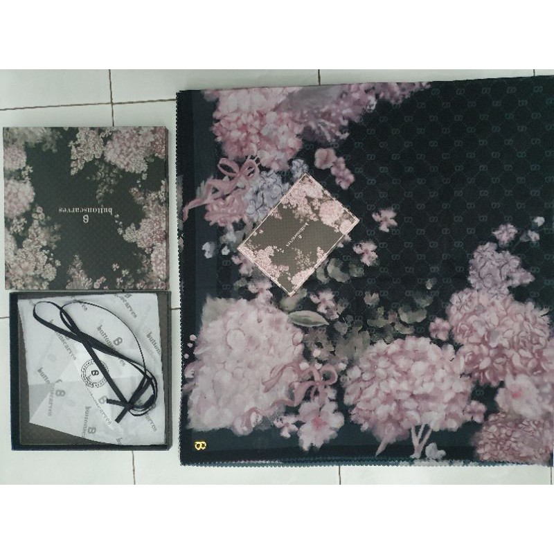 BUTTONSCARVES HYDRANGEA NOIR PRELOVED