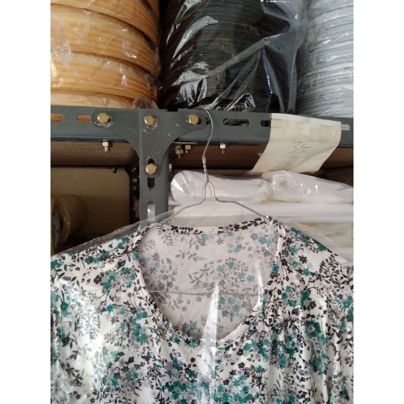 Plastik laundry lubang hanger 60 x 150cm (isi 10 lembar) Murah