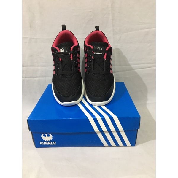 Sepatu olahraga anak perempuan RUNNER SPORTY HITAM/FUSHIA