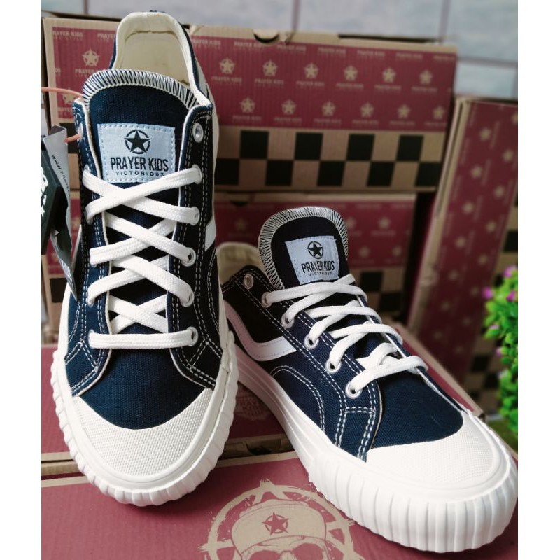 sepatu prayer kids