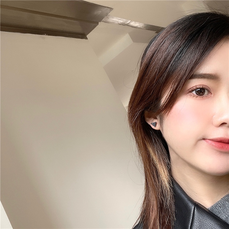 Anting Tusuk Gantung Bentuk Geometri Segitiga Motif Marmer Hitam Putih Untuk Wanita