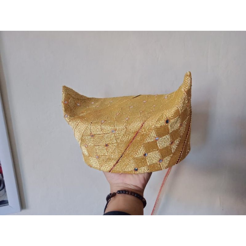 

Peci Kibau Perahu