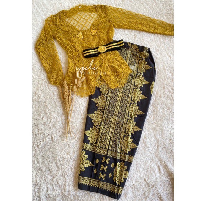 Set Kebaya Modern Semi Italy Tepi depan | Kebaya Bali Murah