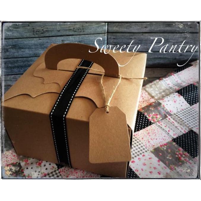

packaging box / dus kue / gift box ukuran 25x25 model tenteng