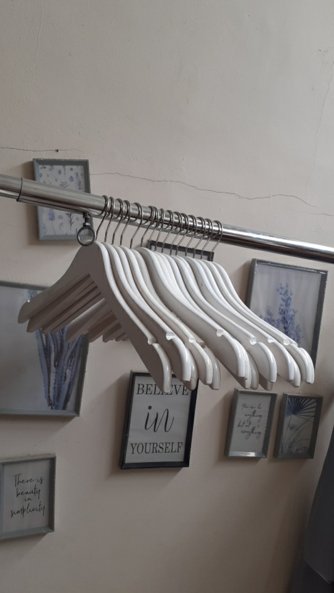 Hanger Kayu Putih Dewasa Mutiara