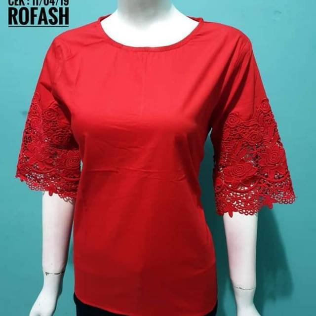 Chibi brokat di lengan nya