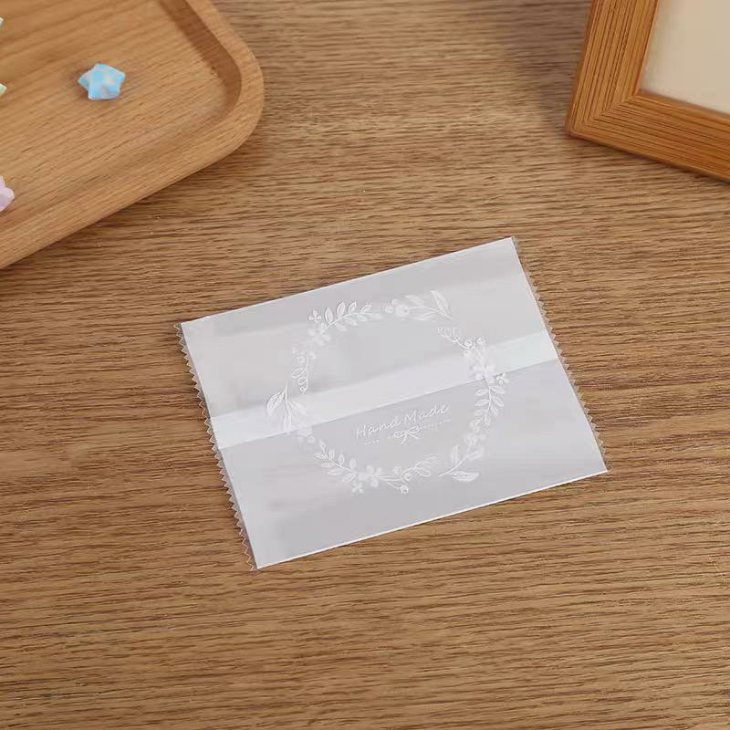 Plastic Cookies Leafs Border White