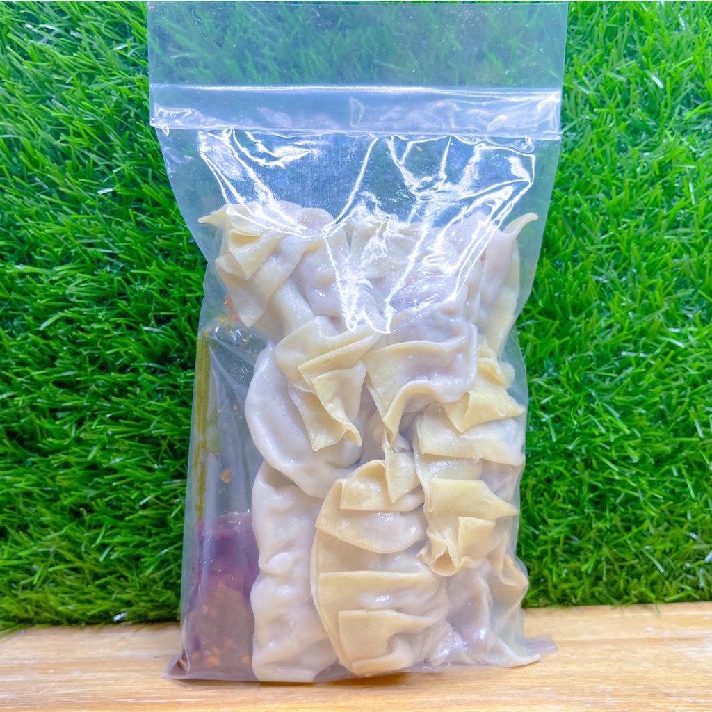 

Gyoza isi 10 + Chili Oil / Gyoza Enak / Promo