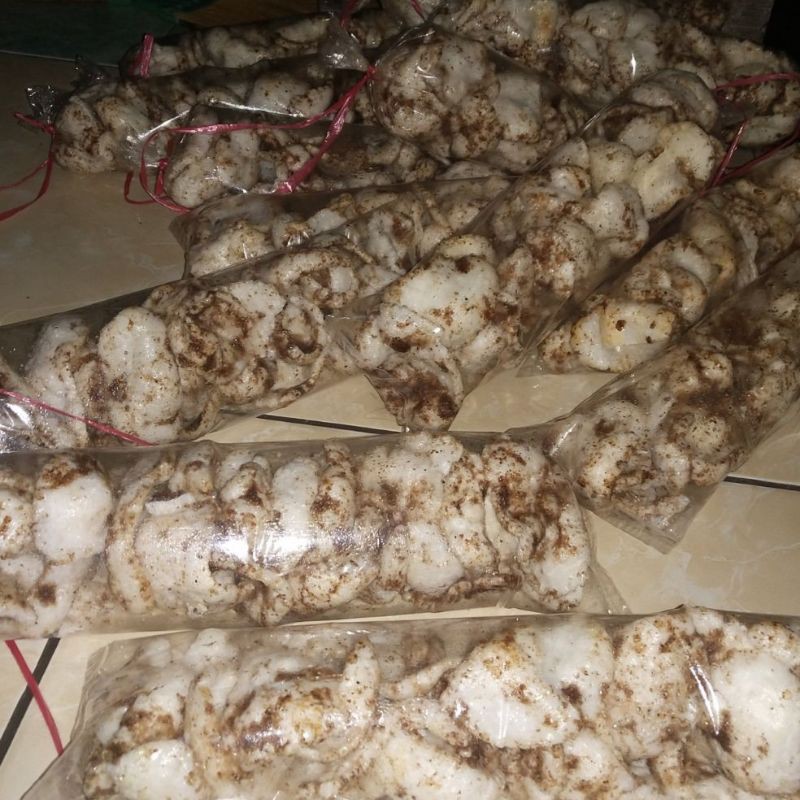 

Kerupuk melarat bumbu khas Cirebon