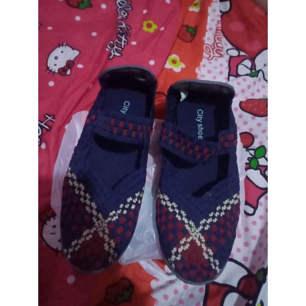 sepatu slavina rajut