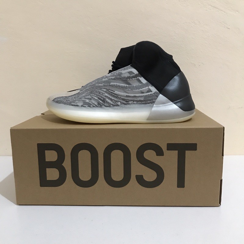 ADIDAS YEEZY QNTM “quantum”