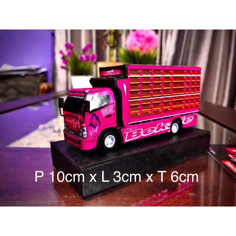 Miniatur Truk BKJ Pink Ayam Kampus Skala 1:64  By Tiwi Barabus