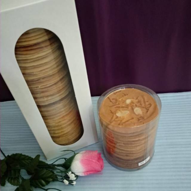 

Paket lebaran Almond Crispy