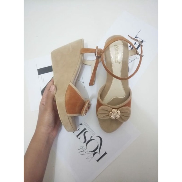 Wedges Wanita Bahan Suede (NHY 02)