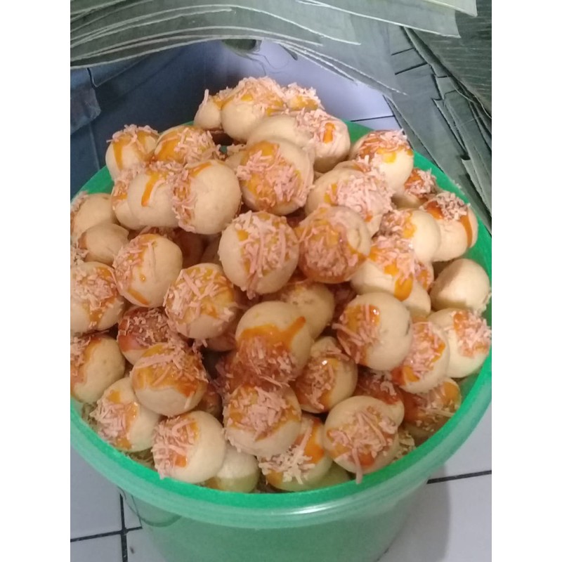 

KUE LEBARAN