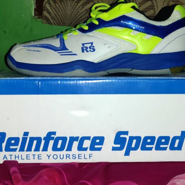 Sepatu reinforce speed