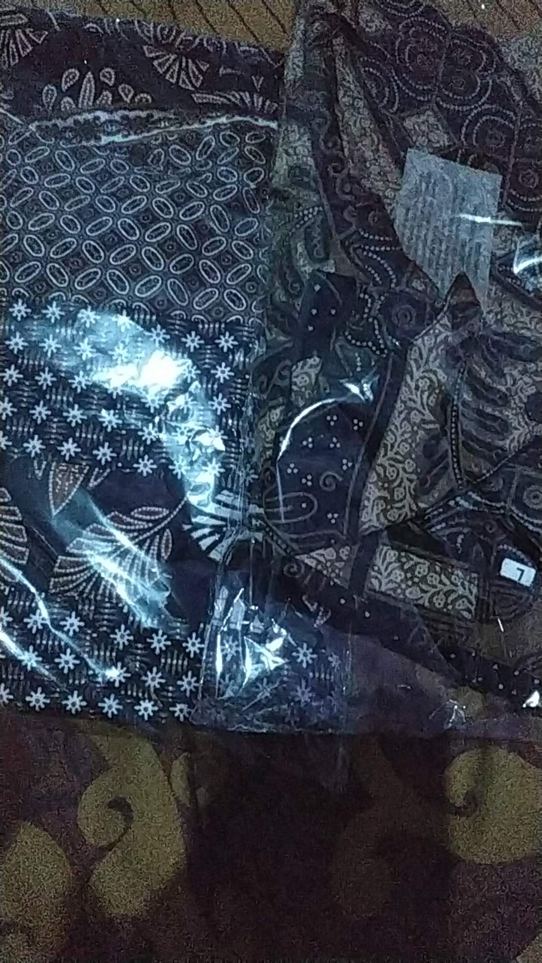 Kemeja Batik Pria Lengan Panjang Batik R08 Motif Black Sweet