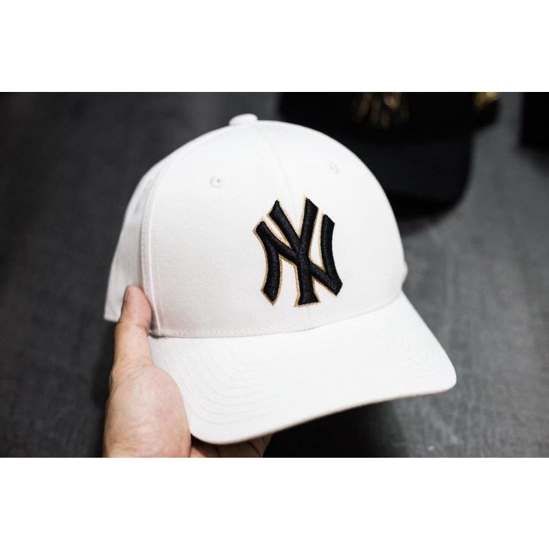 topi branded import