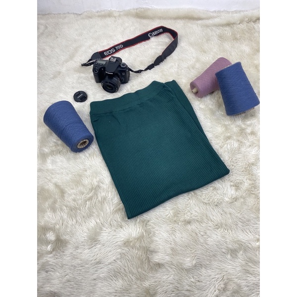 ROK SPAN RAJUT PREMIUM TEBAL KNIT KNITTED RAJUTAN SPAN ROK CARDIGAN ROK PANJANG WANITA /Rok span panjang/rok span rajut premium/rok span knitted/rok/rok wanita panjang/rok span hitam/rok plisket/rok plisket premium/rajut/cardigan/knit/knitted-HIJAU BOTOL