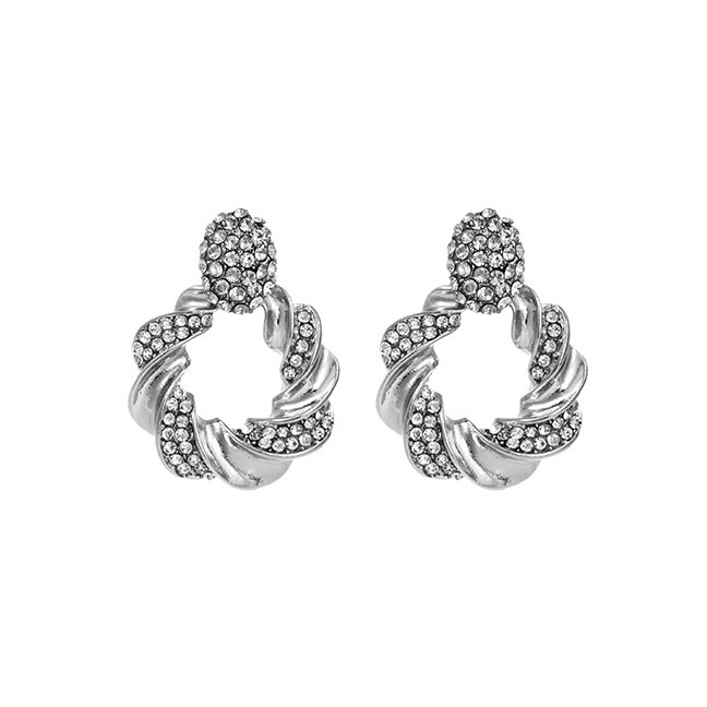 LRC Anting Tusuk Fashion Twist Alloy Stud Earrings With Diamonds D67390