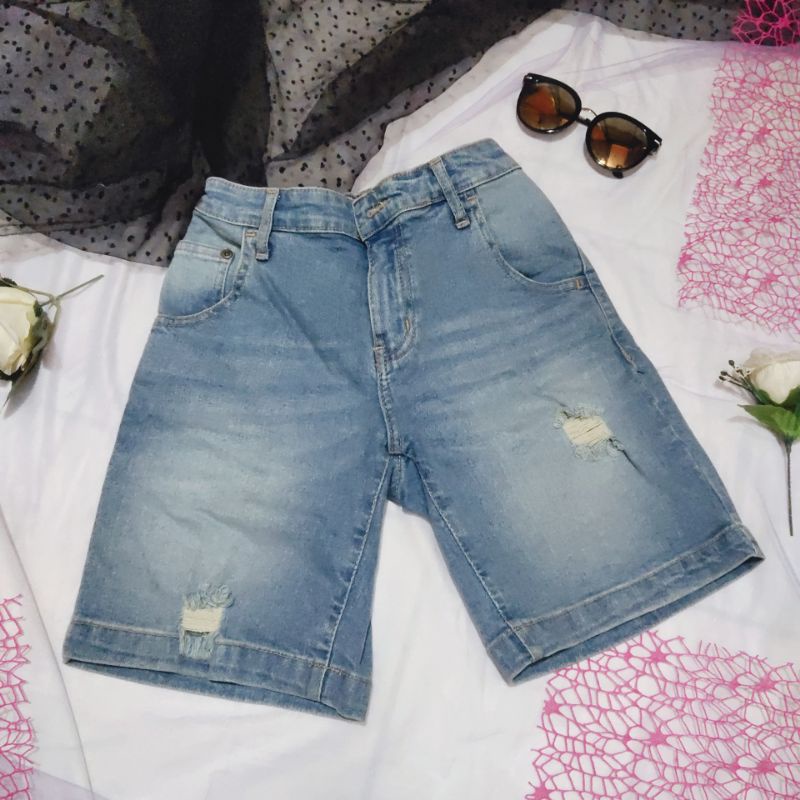 celana pendek jeans wanita brand nevada warna biru muda