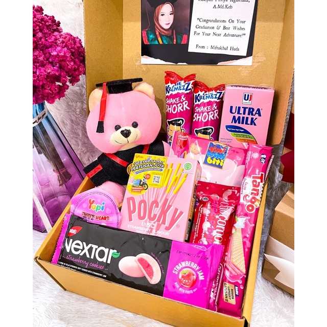 SNACK BOX Kado Wisuda / Hadiah Wisuda / Gift Box Graduation / Snack Box Graduation / Hadiah Graduation / Kado Graduation / Hadiah Kelulusan / Kado Kelulusan Sekolah / Hadiah Sempro / Kado Sempro / Hadiah Semhas / Kado Semhas / Buket Snack Wisuda
