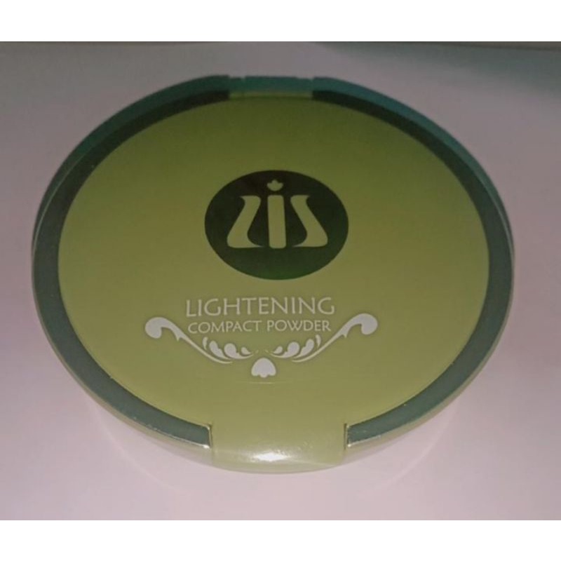 Lightening compact powder