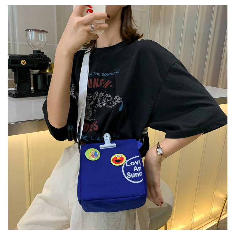 ELFYDO ELF1381 TAS SELEMPANG BAHAN CANVAS FREE 2 PIN GAMBAR ELMO/COOKIE MONSTER