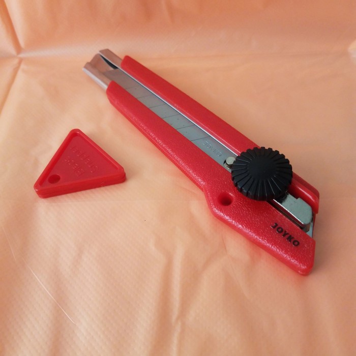 

Limited Cutter Besar Joyko L500 Pisau Cutter Diskon