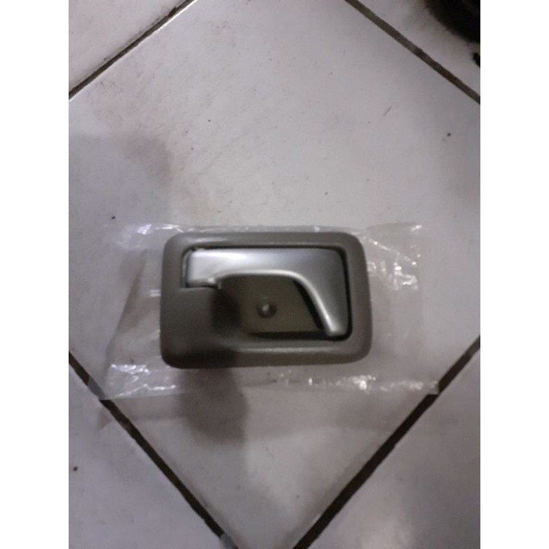 handle pintu dalam suzuki apv